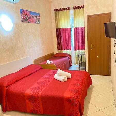 Botel Inn Rome Extérieur photo